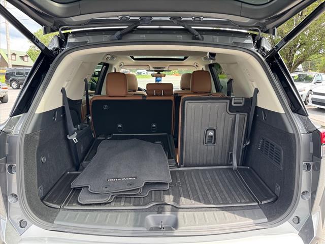 2023 Nissan Pathfinder Platinum
