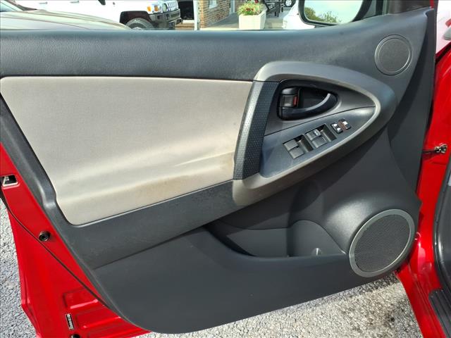 2012 Toyota RAV4 Base - Photo 10