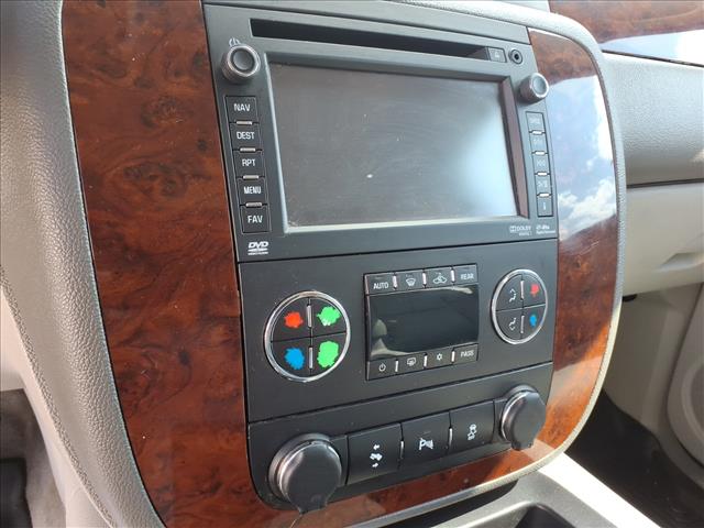 2013 Chevrolet Suburban LT - Photo 11