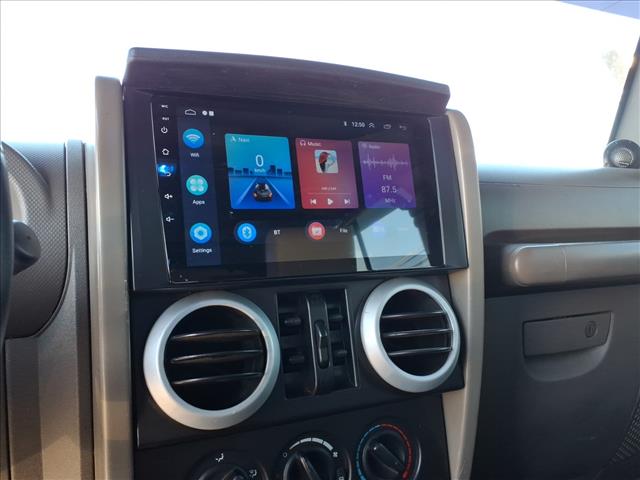 2010 Jeep Wrangler Unlimited Sahara - Photo 11