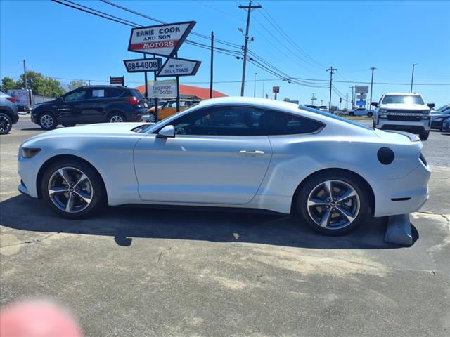 2016 Ford Mustang V6 - Photo 2