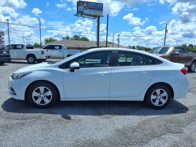 2017 Chevrolet Cruze LS Auto - Photo 2