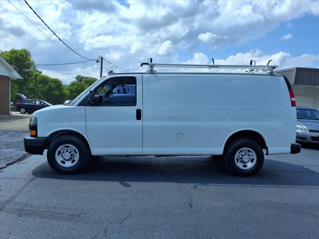 2018 Chevrolet Express 2500 - Photo 2