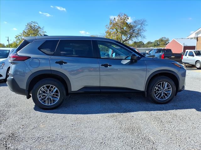 2023 Nissan Rogue S - Photo 2