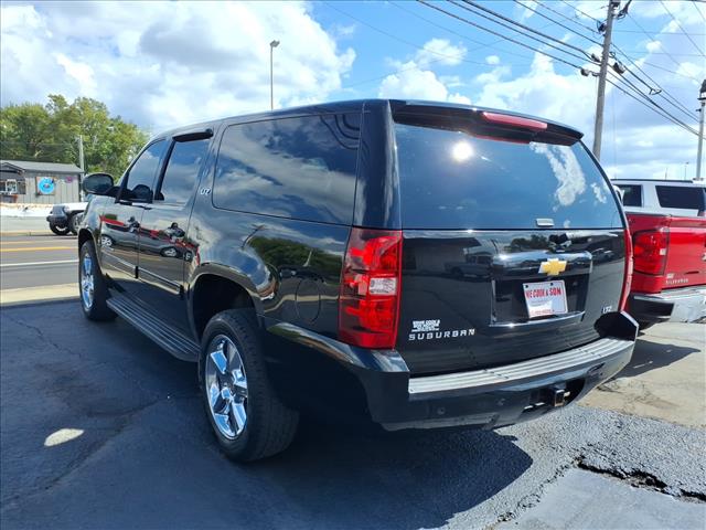 2013 Chevrolet Suburban LT - Photo 3