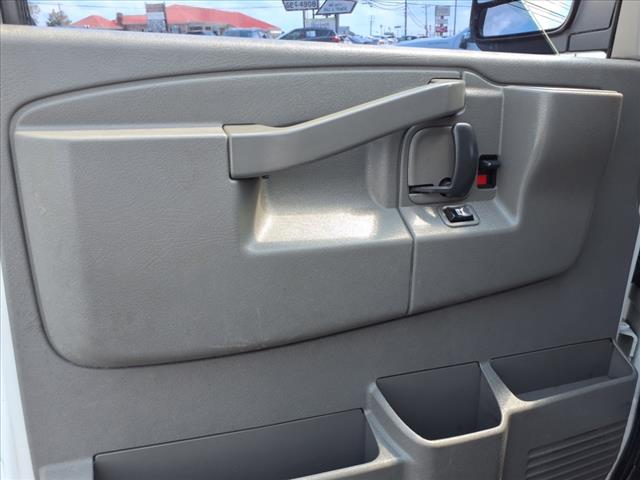 2018 Chevrolet Express 2500 - Photo 4