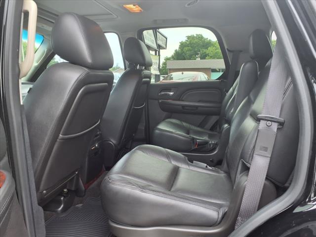 2012 Cadillac Escalade Luxury - Photo 4