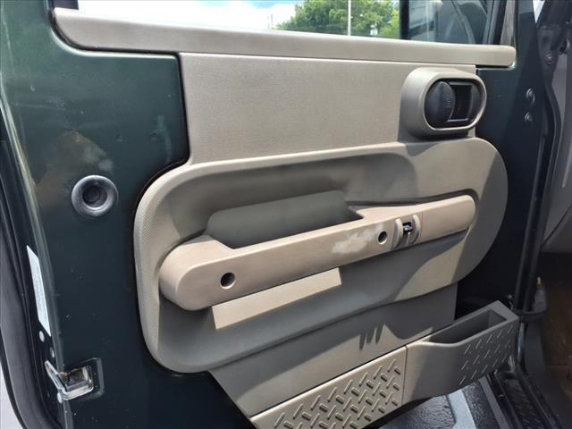 2010 Jeep Wrangler Unlimited Sahara - Photo 4