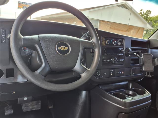 2018 Chevrolet Express 2500 - Photo 8
