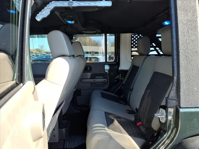 2010 Jeep Wrangler Unlimited Sahara - Photo 8