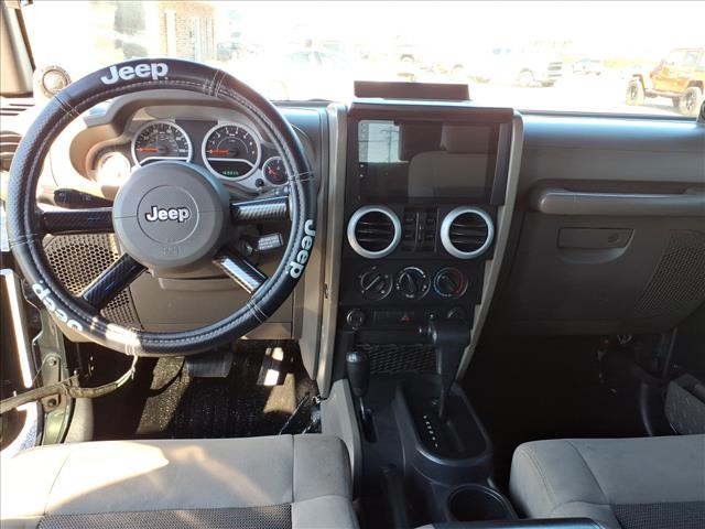 2010 Jeep Wrangler Unlimited Sahara - Photo 9