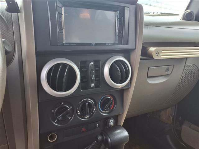 2010 Jeep Wrangler Unlimited Sahara - Photo 9