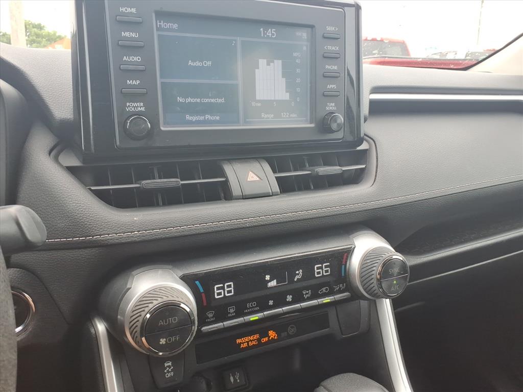 2019 Toyota RAV4 XLE - Photo 13