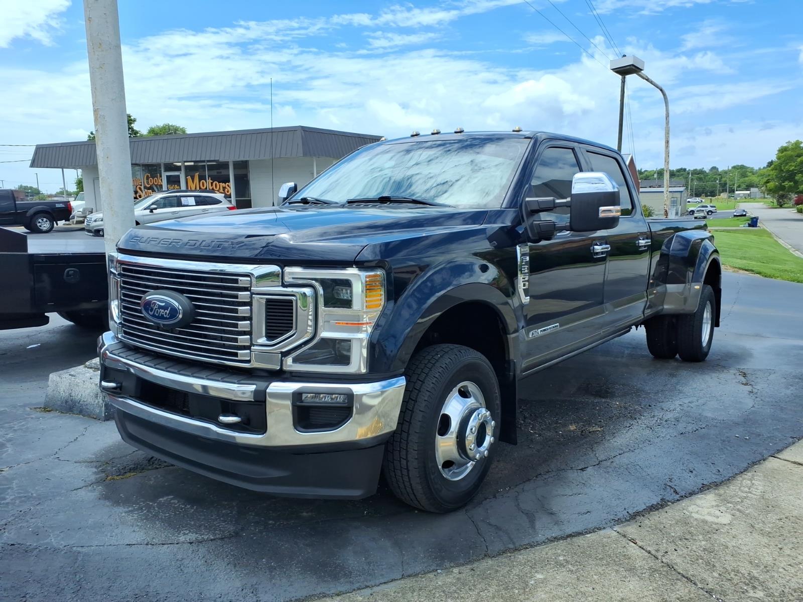 Agate Black/Stone Gray 2021 Ford F-350 Super Duty Pickup Truck Four-Wheel Drive Automatic
