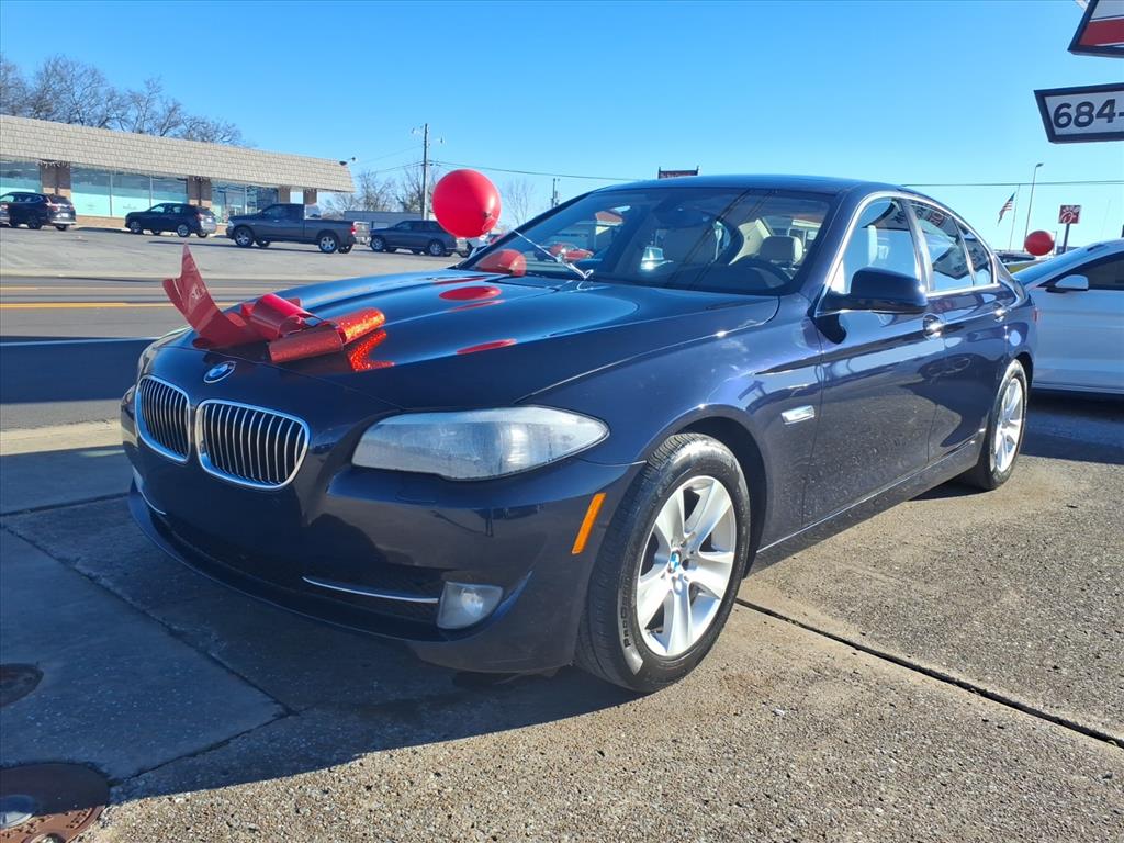 2013 BMW 5 Series 528i - main photo