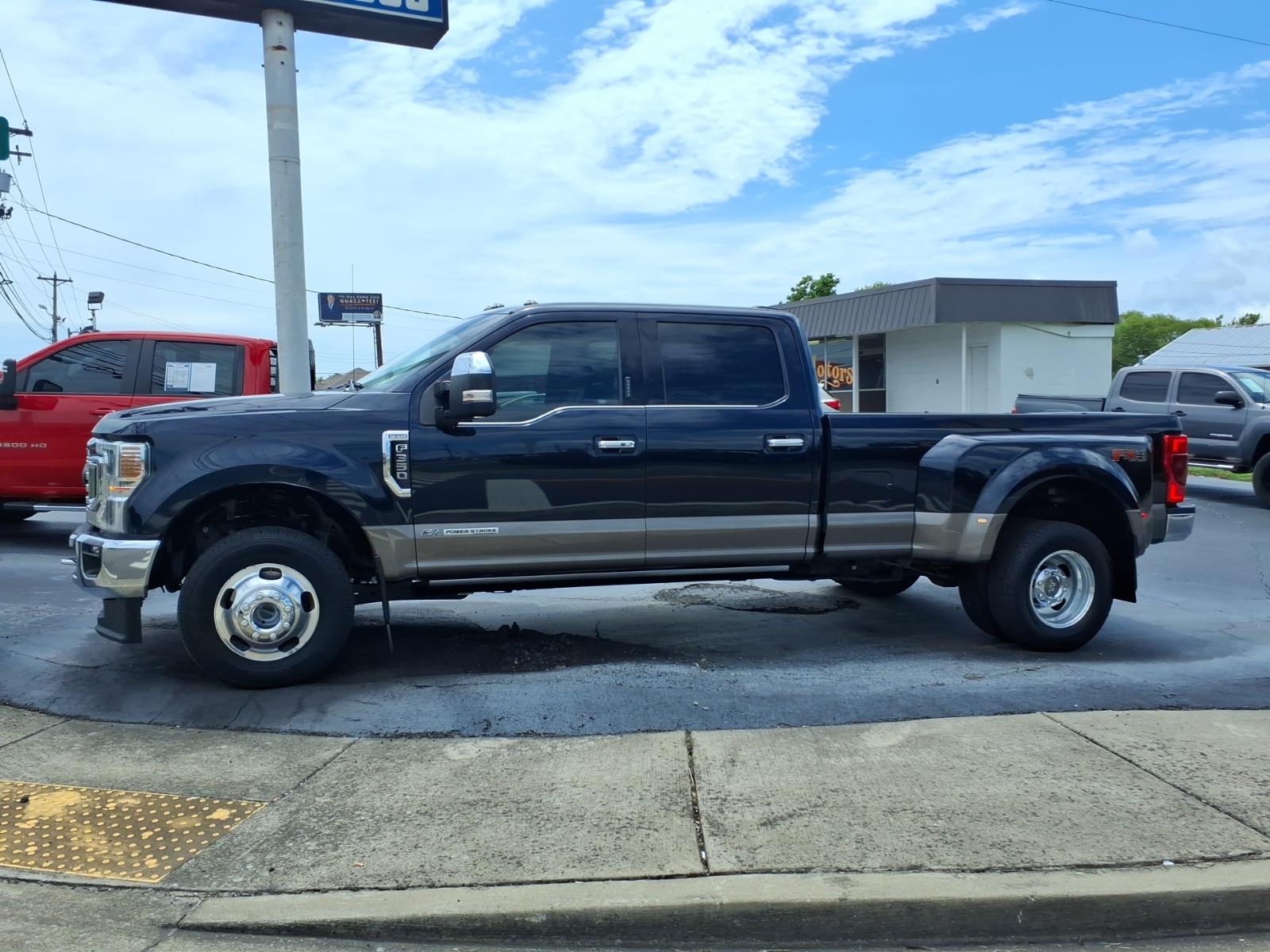 View vehicle photo 2