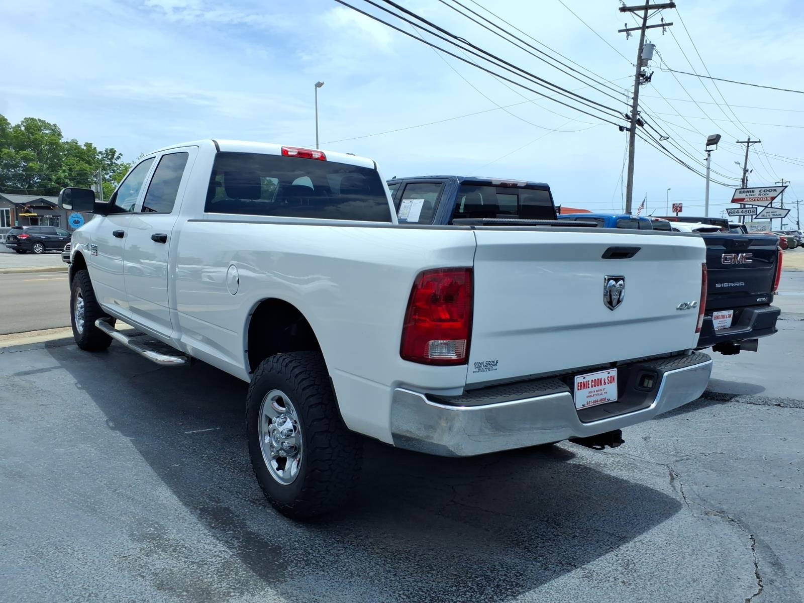 View vehicle photo 3