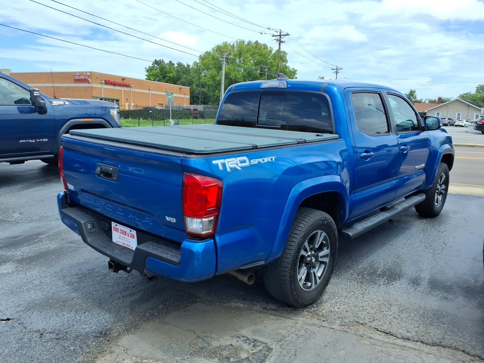 View vehicle photo 4