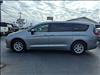 2017 Chrysler Pacifica Touring - thumbnail 4