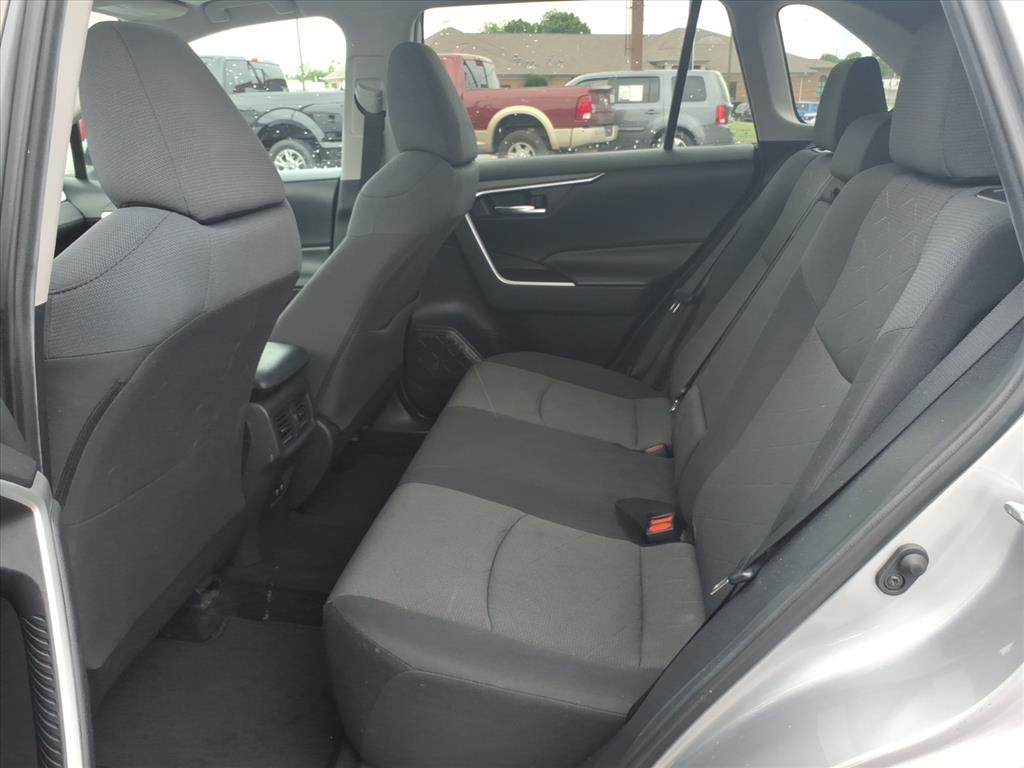 2019 Toyota RAV4 XLE - Photo 7