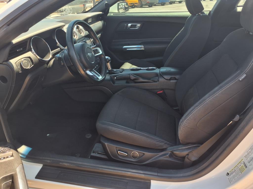 2016 Ford Mustang V6 - Photo 8
