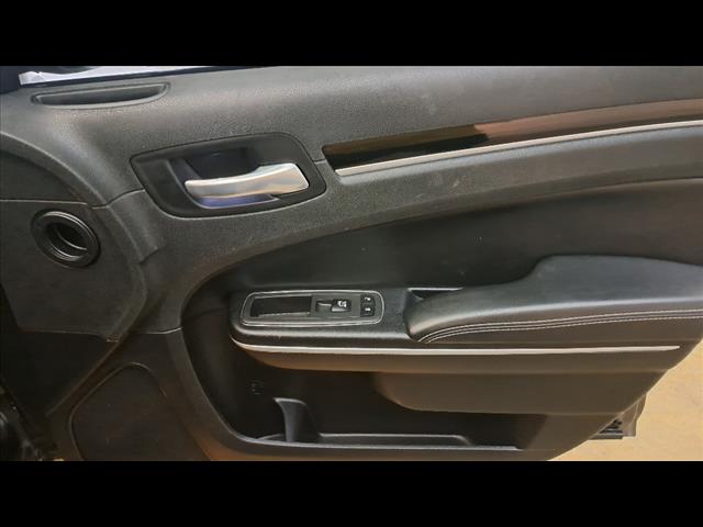2022 Chrysler 300 S V8