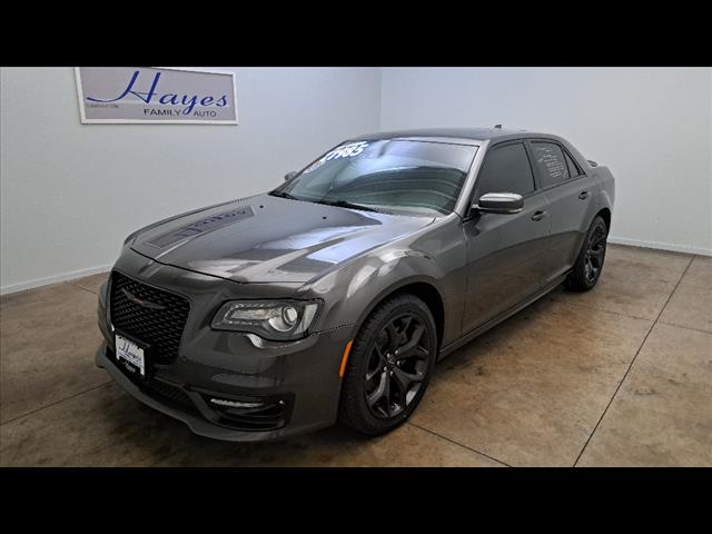 2022 Chrysler 300 S V8