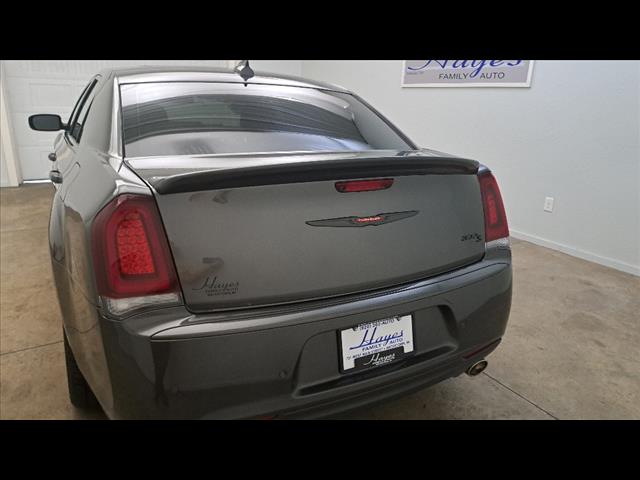 2022 Chrysler 300 S V8