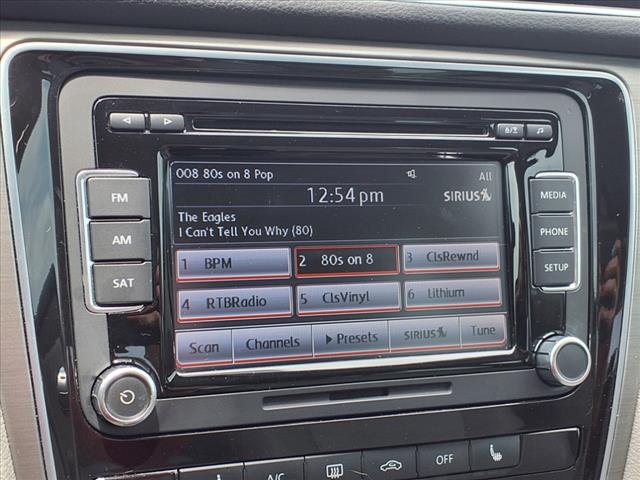 2014 Volkswagen Passat 1.8T SE
