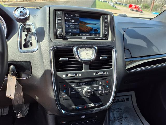 2015 Chrysler Town and Country S