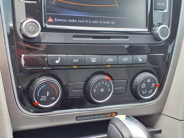 2014 Volkswagen Passat 1.8T SE