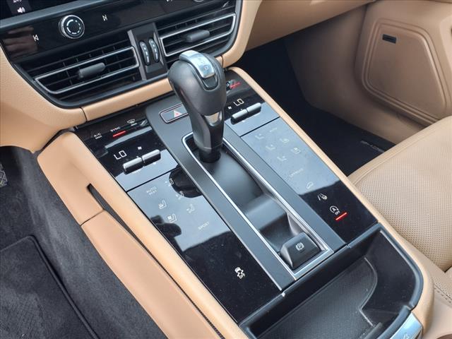 2022 Porsche Macan Base