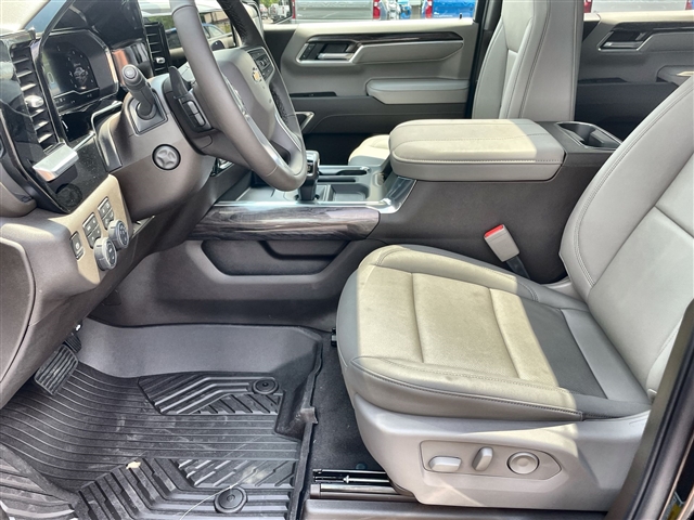 2025 Chevrolet Silverado 1500 LTZ