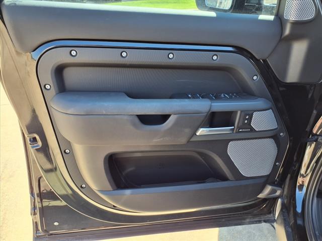 2024 Land Rover Defender 130 P400 X-Dynamic SE