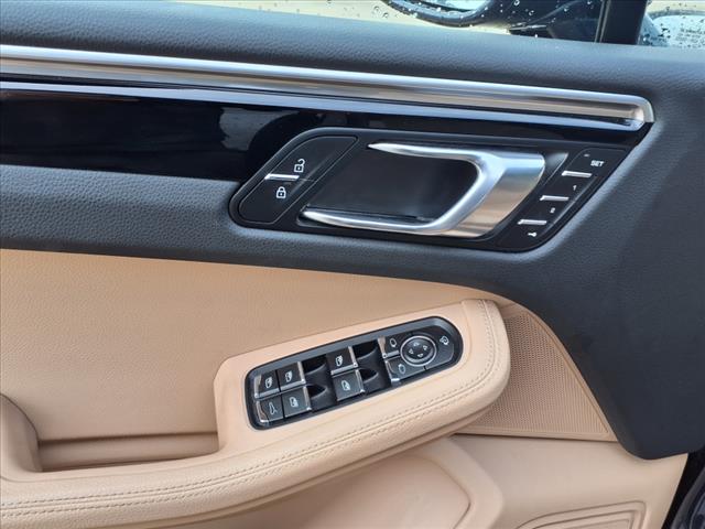 2022 Porsche Macan Base