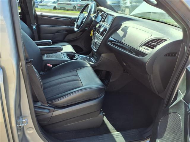 2015 Chrysler Town and Country S