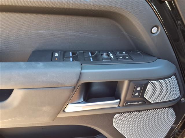 2024 Land Rover Defender 130 P400 X-Dynamic SE