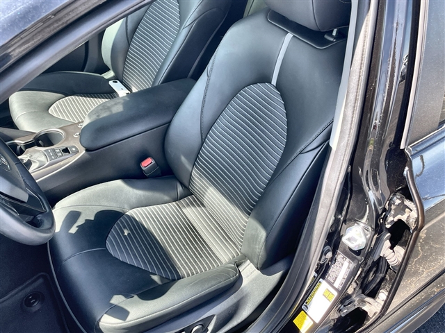 2022 Toyota Camry Hybrid SE Nightshade