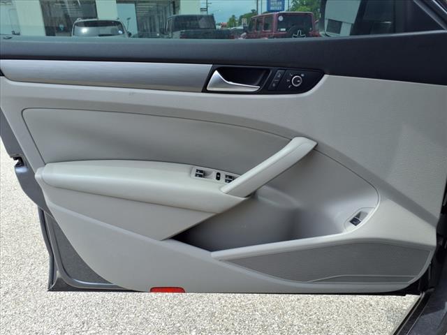 2014 Volkswagen Passat 1.8T SE