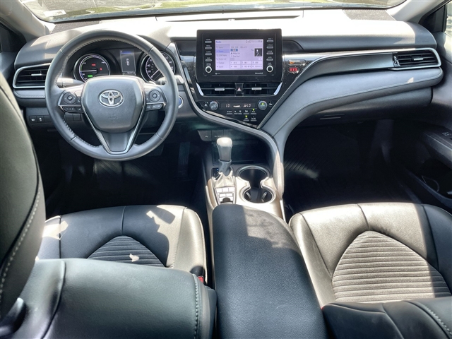 2022 Toyota Camry Hybrid SE Nightshade