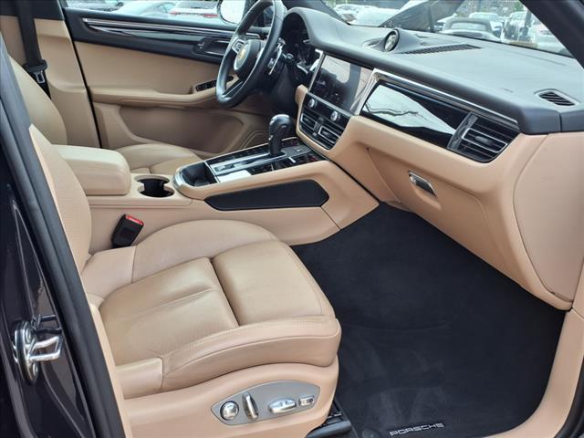 2022 Porsche Macan Base