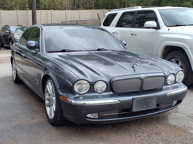 2004 Jaguar XJR 