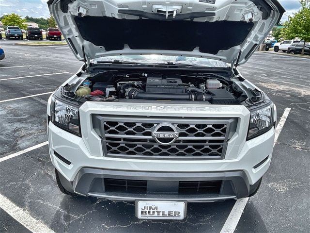 2022 Nissan Frontier SV