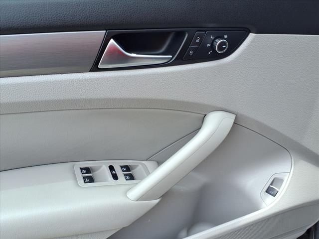 2014 Volkswagen Passat 1.8T SE
