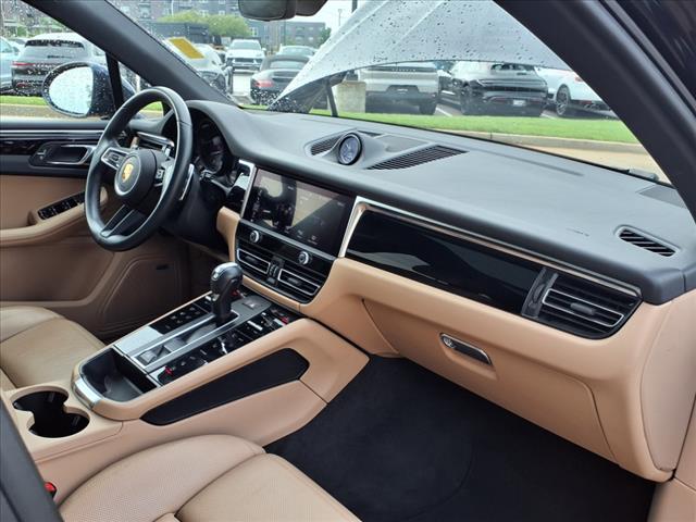 2022 Porsche Macan Base