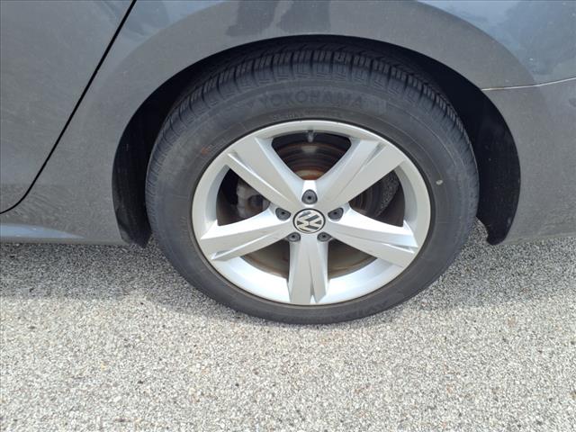 2014 Volkswagen Passat 1.8T SE