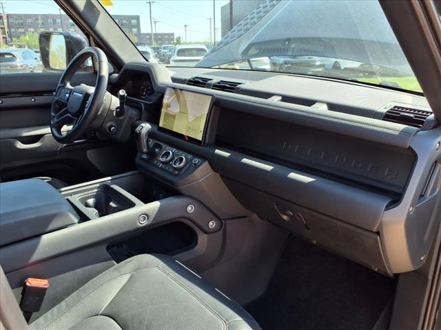 2024 Land Rover Defender 130 P400 X-Dynamic SE