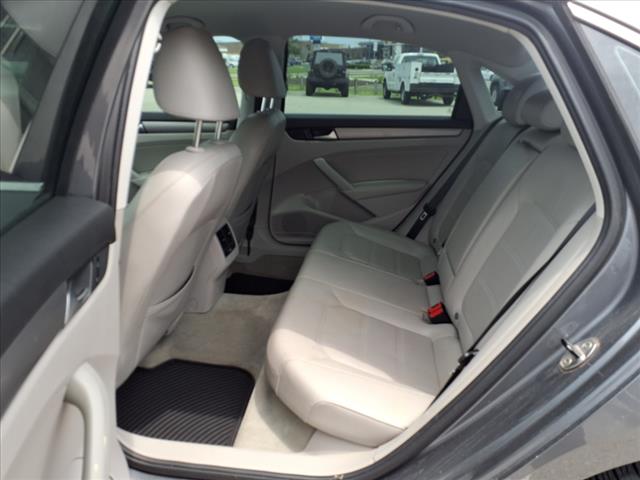 2014 Volkswagen Passat 1.8T SE