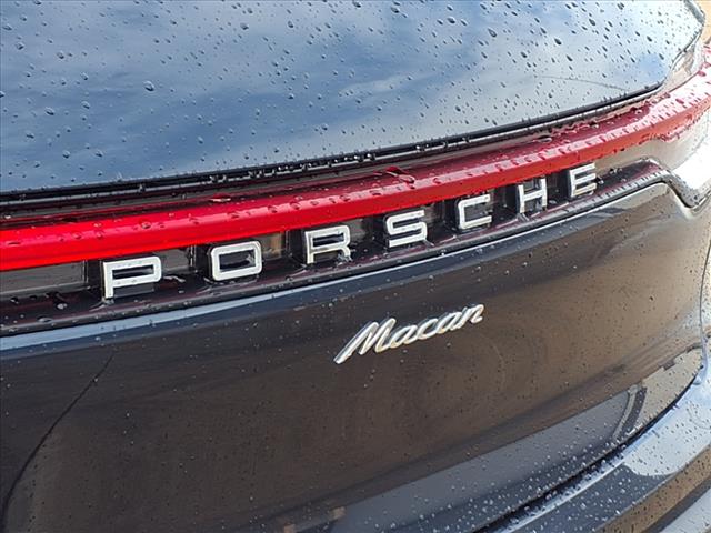 2022 Porsche Macan Base