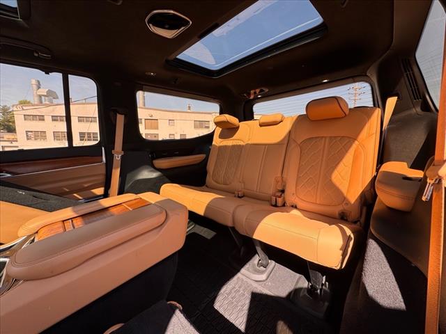 2022 Jeep Grand Wagoneer Series III